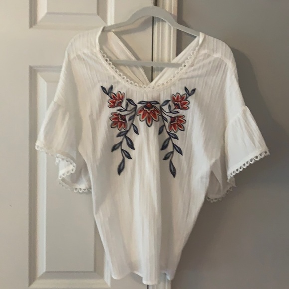 White Linen Top - Picture 1 of 2